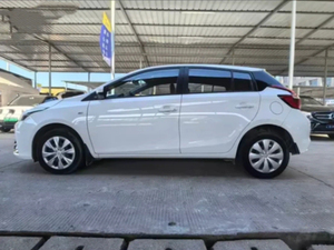 <span class=keywords><strong>Toyota</strong></span> <span class=keywords><strong>Yaris</strong></span> 1.5E <span class=keywords><strong>2018</strong></span> Usado a Bajo Precio, Automóvil de <span class=keywords><strong>Gasolina</strong></span> con Transmisión Automática CVT, Vehículo Usado Confiable - Product Image 5