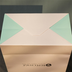 Sacs shopping en papier couché personnalisés avec logo, surface brillante, avec poignée en corde, pour emballage de boutique de détail - Product Image 5