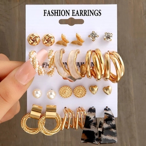 Trendy altın Metal kadınlar Huggie bildirimi inci daire damızlık moda takı seti hoop küpe özelleştirmek - Product Image 1
