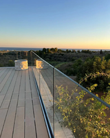 Balustrades en verre trempé sans cadre, fixées au sol, en acier inoxydable, pour une utilisation extérieure moderne