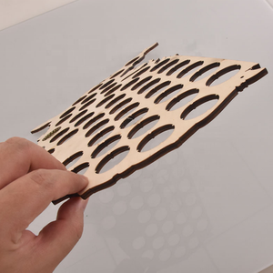 Decorazione da Parete Porta Tappi di Birra Mappa del Mondo in Legno per Collezione di Tappi di Birra Arte Murale in Legno - Product Image 5