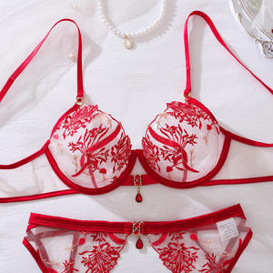 Conjunto de Lencería de Encaje Tejido Rojo para el Día de San Valentín para Mujer, Spandex/Poliéster, Bordado 3D, Copas Extraíbles, Medias Transparentes, 4 Piezas - Product Image 5