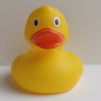 Offre Spéciale Numéro de série personnalisé Canard en caoutchouc de course lesté flottant jaune en plastique