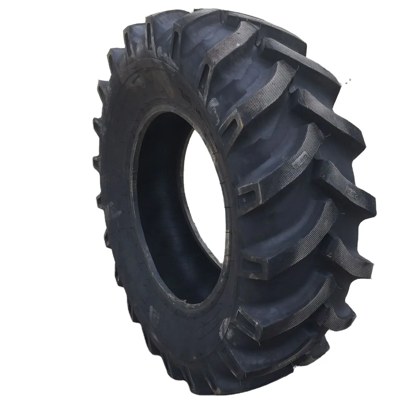 Neumático para tractor, alta calidad, 12,4-24, 13,6-38, 14,9-24, 15,5-38, 18,4-30, 9,5-20