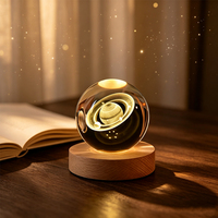 Vente en gros de galaxie nuage boule de cristal lumineuse veilleuse ornements 3D LED Base laser imprimé thème de pierre art gravé forme de cadeau