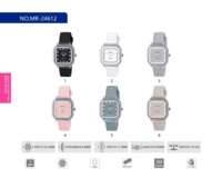 Montre à quartz carrée MINGRUI avec logo personnalisé pour femmes, boîtier transparent de 34 mm, minimaliste, en plexiglas, résistante aux éclaboussures 30 m, batterie de 2 ans, 6 couleurs