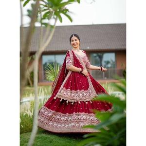 Ensemble de jupe de mariée royal marron à succès avec broderie lourde, travail de paillettes et dupatta latkan pour les événements traditionnels - Product Image 1
