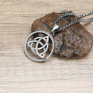 สร้อยคอจี้นอร์สแบบวินเทจทำจากสแตนเลสกล่องดีไซน์แบบผูกเงื่อนแบบไอริชสำหรับเครื่องประดับไวกิ้งครบรอบ - Product Image 4