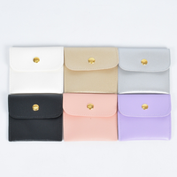 Pochette à bijoux en cuir PU avec logo personnalisé pour bagues, boucles d'oreilles, colliers, sacs enveloppe à boutons, emballage textile