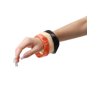 Bracciali in Resina Casual di Tendenza 2025, Gioielli Colorati Geometrici, Braccialetti Acrilici Quadrati di Grandi Dimensioni per Donne - Product Image 6