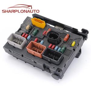 Boîtier de fusibles pour pièces automobiles 9664055780 pour Citroën C2 C3 C4 Peugeot 207 307 406 Partner 2001-2012 Vente en gros - Product Image 2