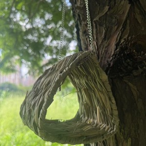 Ornement suspendu en forme de nid d'oiseau tressé, en herbe de montagne, fait main, Fossa triangulaire pour hamster, décoration de jardin - Product Image 1