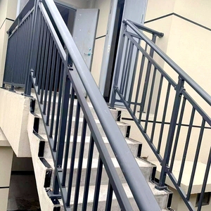 מעקות ומעקות יד ממתכת עמידה בפני חלודה, מצופות פלדת פחמן ופלדה מגולוונת, בעלות תקן אירופאי בעבודת יד, עם ציפוי אבקה. - Product Image 4