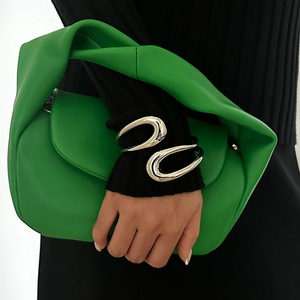 Collar y Pulsera <span class=keywords><strong>de</strong></span> Metal Pesado <span class=keywords><strong>de</strong></span> Doble Capa <span class=keywords><strong>de</strong></span> Aleación Trenzada Unisex <span class=keywords><strong>de</strong></span> Moda, Estilo Minimalista y Exagerado, Dorado, para Fiesta y Compromiso - Product Image 6