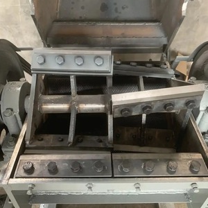 Vente flash - Broyeur industriel robuste en plastique avec moteur en cuivre, lames en acier, engrenages et pompe, haute capacité, garantie d'un an - Product Image 3