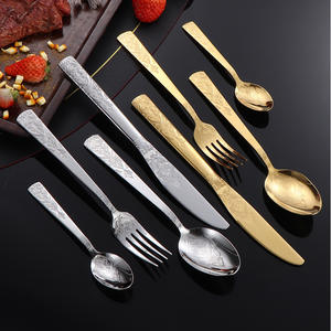 Juego de Cuchillo, Tenedor y Cuchara de Acero Inoxidable 410 con Diseño Martillado de Estilo Nórdico Minimalista - Product Image 2