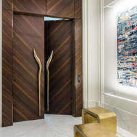 Porte d'entrée en bois massif de style moderne et luxueux Seeyesdoor pour villa, avec serrure à empreintes digitales et prévention incendie