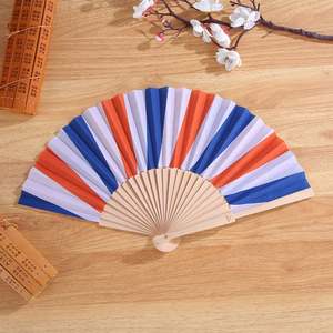 Nouveauté Éventails pliants de mariage portables imprimés sur mesure Éventail à main en bois personnalisé pour mariages - Product Image 2