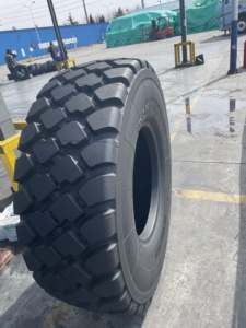Neumático Sólido Sin Cámara de Alta Calidad OTR E-3/L-3 HK1 23.5R25 para Minicargadoras y Ruedas - Product Image 2