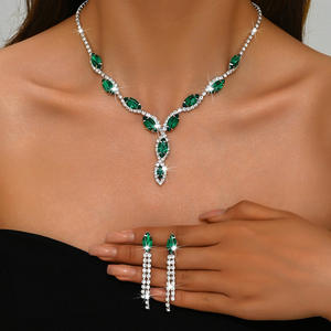 תכשיטי פליז בעבודת יד סט תכשיטים לנשים משובצת קריסטל שחורה זכוכית ועגילים למסיבות חתונה - Product Image 6