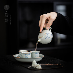 Juego de té de bambú pintado a mano en azul y blanco, una tetera, dos tazas, juego de té sencillo para dos personas, cerámica Dehua, nuevo estilo chino. - Product Image 2