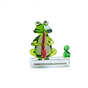 Figurine de grenouille en verre artisanale jouant du saxophone, décoration moderne pour salon, ornement de forme irrégulière, emballage en une seule pièce - Product Image 1