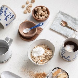 Bol en bois naturel artisanal pour servir des salades, des fruits, des collations, des fruits secs et pour une utilisation à la maison et en cuisine - Product Image 3