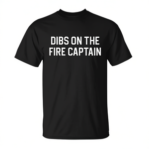 Dibs On The Fire Captain T-Shirt noir unisexe pour adulte à manches courtes et col rond promotionnel - Product Image 3
