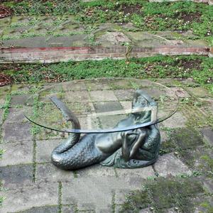 Escultura de Mujer Desnuda en Bronce Fundido, Adorno para Interiores y Exteriores, Mesa de Centro en Venta - Product Image 4