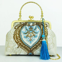 Sac à main en coquille brodé de style chinois avec motif floral, sac à bandoulière vintage pour femme, idéal pour les tenues Cheongsam et Hanfu
