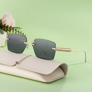 Lunettes de soleil carrées sans monture XN-90342 pour femmes, branches en métal, protection UV400, classe 2, monture en plastique et métal - Product Image 5