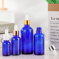 Bouteilles d'huile essentielle givrées brunes avec bouchon compte-gouttes en bois de bambou, emballage cosmétique, petits flacons en verre pour échantillons