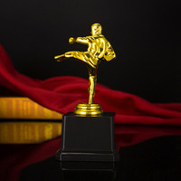 Trophée de Taekwondo en plastique de haute qualité, bon marché et très vendu, impression UV, logo personnalisé, gravure, design portable pour les récompenses sportives