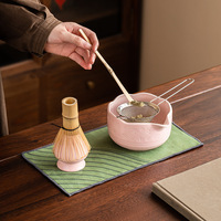 Ensemble de thé matcha en céramique 4 pièces, comprenant un support pour livre, un fouet, une cuillère, un bol, des accessoires pour le thé matcha
