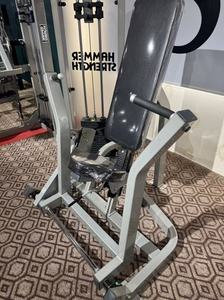 Equipo de Press de Pecho Sentado Comercial de Gran Venta con Soporte Ergonómico para la Espalda y Selección de Carga de Resistencia Suave para Gimnasio - Product Image 4