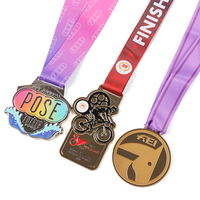 Medallas personalizadas de acrílico con cinta para deportes: Taekwondo, Karate, Ajedrez, Pickleball, Muay Thai, Fútbol.