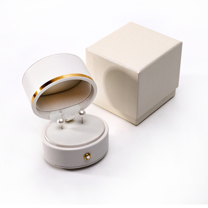 กล่องใส่เครื่องประดับแบบพลิกเปิดหรูหราสำหรับแหวนแต่งงาน สร้อยข้อมือ สร้อยคอ บรรจุภัณฑ์พิมพ์ลายตามสั่งพร้อมซับในนุ่ม - Product Image 1