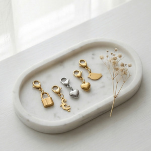 Colgante con cierre de langosta en forma de corazón de oro y plata para la fabricación de pulseras, accesorio de joyería de acero inoxidable al por mayor - Product Image 2