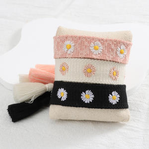 أقحوان لطيف شعار ديزي الأزياء مطرزة سوار مصمم شرابة معصم اللون شخصية اسم عصابة المعصم - Product Image 4