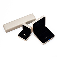 Boîtes d'emballage de luxe portables en carton velours argenté pour bijoux (boucles d'oreilles, bagues et montres) avec mousse EVA gaufrée