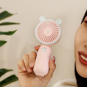 Mini ventilateur portable rechargeable par USB Dispositif de refroidissement par air de conception simple de dessin animé pour la maison, l'extérieur et la voiture. - Product Image 4