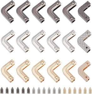 Accessori per Borse all'Ingrosso, Fibbie Personalizzate in Metallo <span class=keywords><strong>con</strong></span> <span class=keywords><strong>Nome</strong></span> del Marchio, Clip per Corda <span class=keywords><strong>con</strong></span> Bordo Traforato, Fibbie Protettive per Angoli Fatte a Mano - Product Image 4