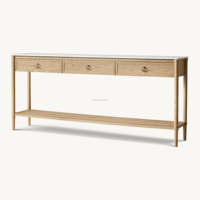 Console moderne en bois avec plateau en marbre de Carrare, table d'entrée à trois tiroirs, étagère ouverte pour la décoration du salon