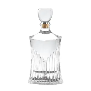 ユニークなデザイン、透明度の高いガラス瓶、クリスタルキャップ付きブランデーウィスキーウォッカボトル