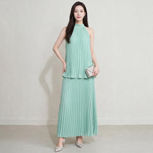 Ensemble plissé décontracté PY pour femme : Haut élégant sans manches à col halter et jupe longue à jambes larges – Vêtements deux pièces en gros - Product Image 1