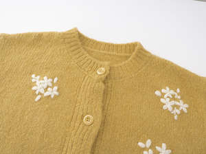 Cárdigan de Punto con Bordado Floral 3D Amarillo <span class=keywords><strong>Mostaza</strong></span> para <span class=keywords><strong>Mujer</strong></span>, Cuello Redondo, Botones en la Parte Delantera, Suéter Acogedor - Product Image 3