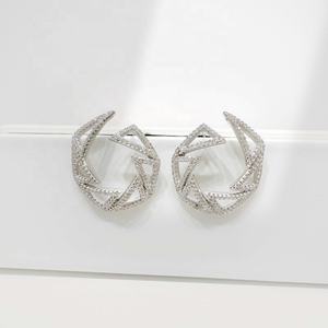 Prix d'usine Boucles d'oreilles géométriques en argent sterling 925 avec zircon, motif fleur, tendance hip-hop, grandes boucles d'oreilles plaquées or pour femmes - Product Image 2