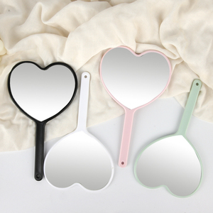 <span class=keywords><strong>Espejo</strong></span> de Maquillaje de Mano <span class=keywords><strong>con</strong></span> Forma de Corazón, <span class=keywords><strong>Espejo</strong></span> de Mano de Plástico Rosa <span class=keywords><strong>con</strong></span> Asa y Orificio para Regalo del Día de San Valentín - Product Image 4