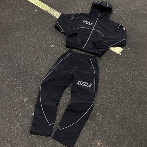 Chaqueta Cortavientos Reflectante de 3m y Pantalones de Nailon Personalizados de Fábrica OEM, Conjunto Deportivo Cortavientos para Hombre - Product Image 1