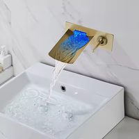 Robinet de salle de bain moderne à LED or Robinet à capteur de température automatique intelligent avec bec cascade Design mural en laiton